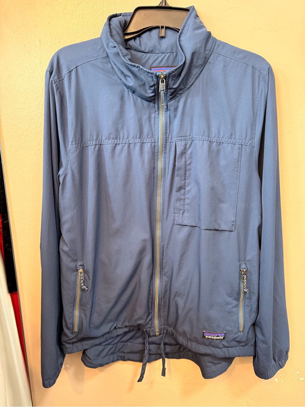 Patagonia Women’s Blue Lightweight Jacket Stowaway Hood Size L